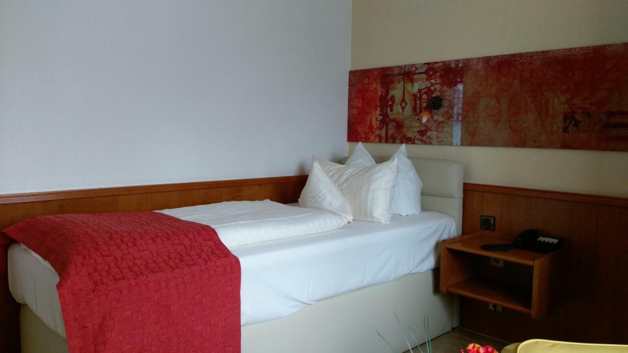 Arador-City Hotel Бад-Эйнхаузен Экстерьер фото