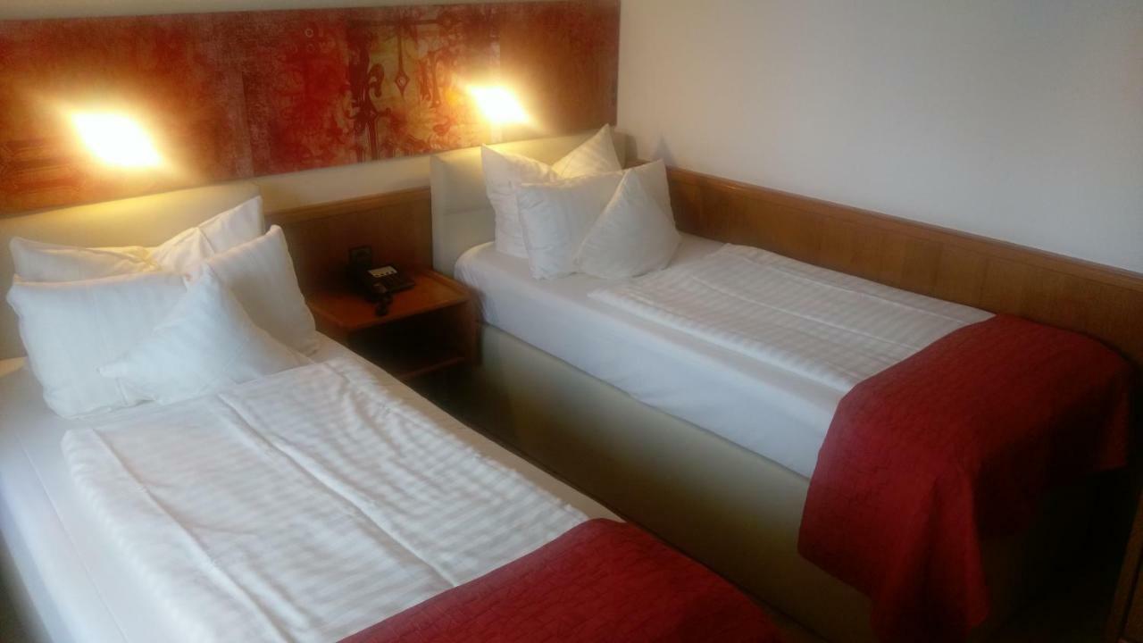 Arador-City Hotel Бад-Эйнхаузен Экстерьер фото